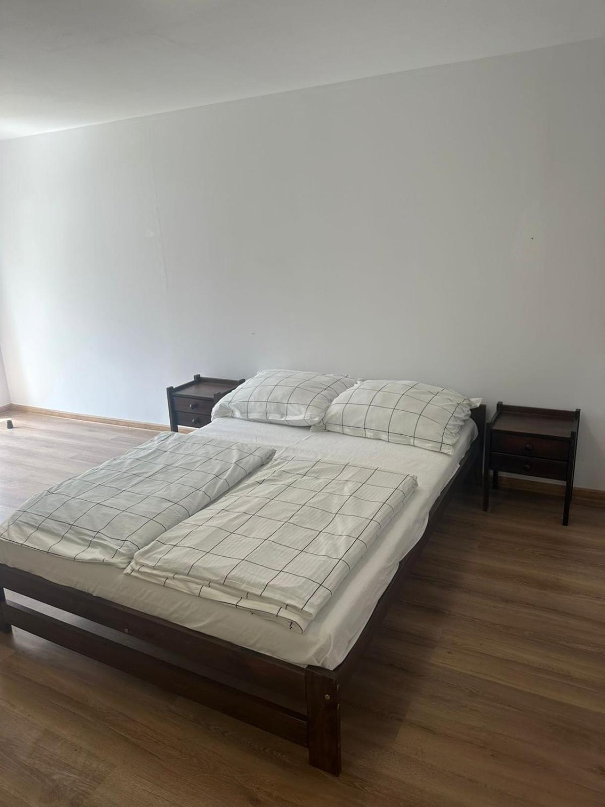 Agroturystyka Alpaka Konradow Apartment Konradow  ภายนอก รูปภาพ